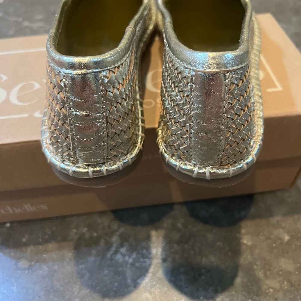 Seychelles Woven Gold Flats - NIB - Picture 4 of 6
